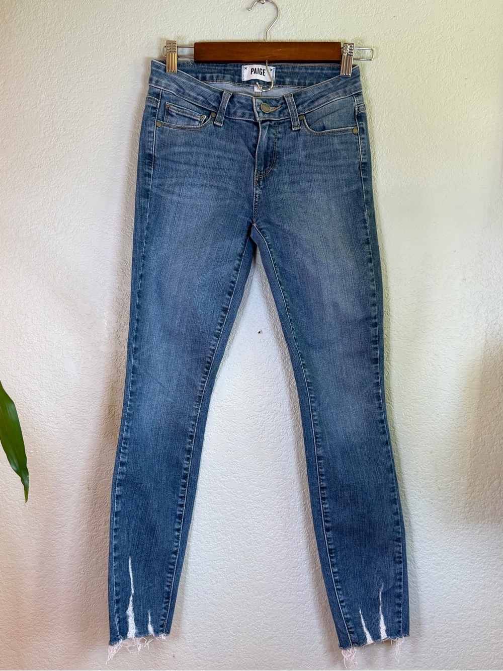 Paige Denim Verdugo Ankle Medium Wash Distressed Raw Edge Hem Stretch Jean 25